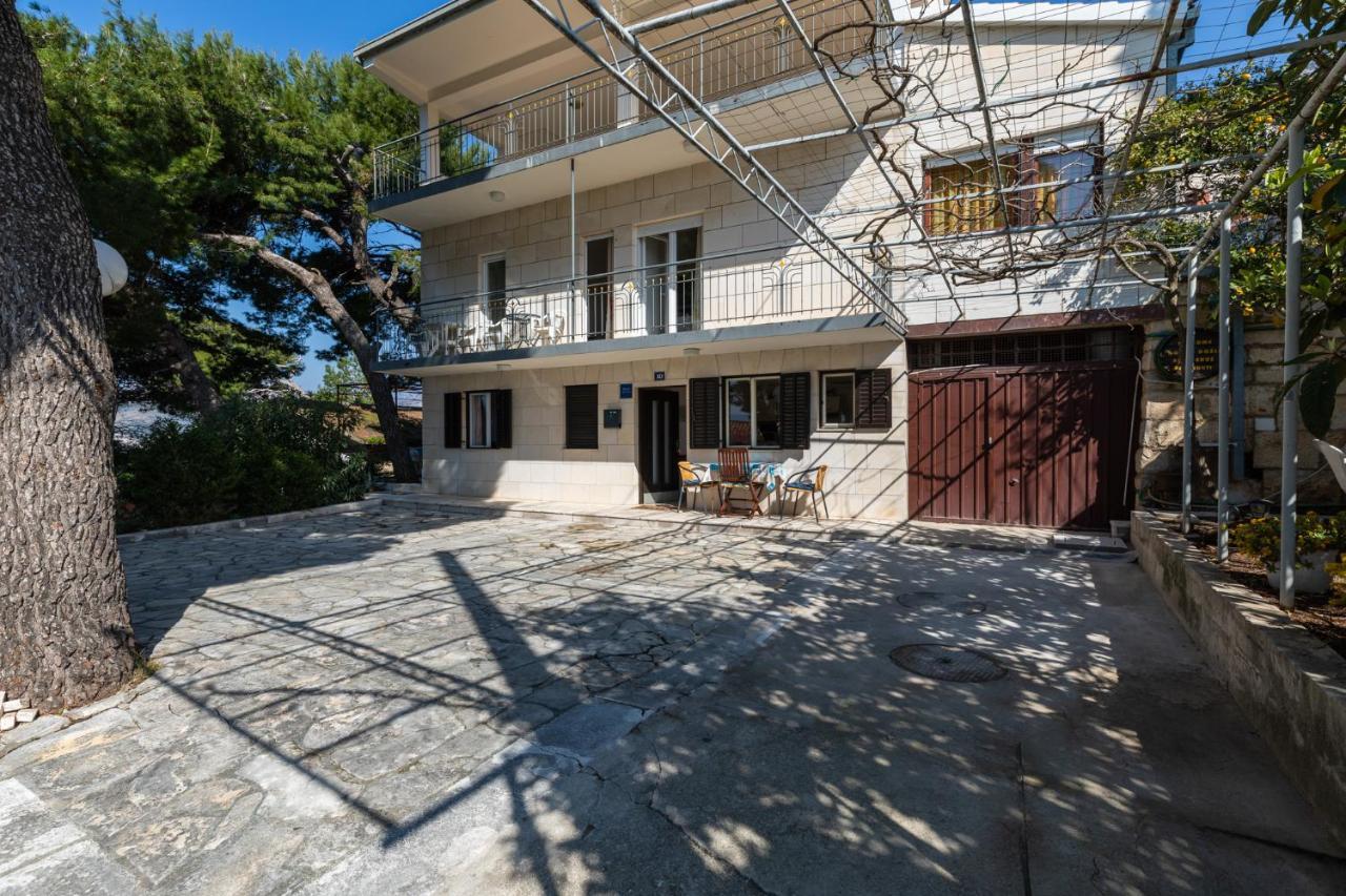 Urban Edge - Beach Apartments Omis Exterior photo