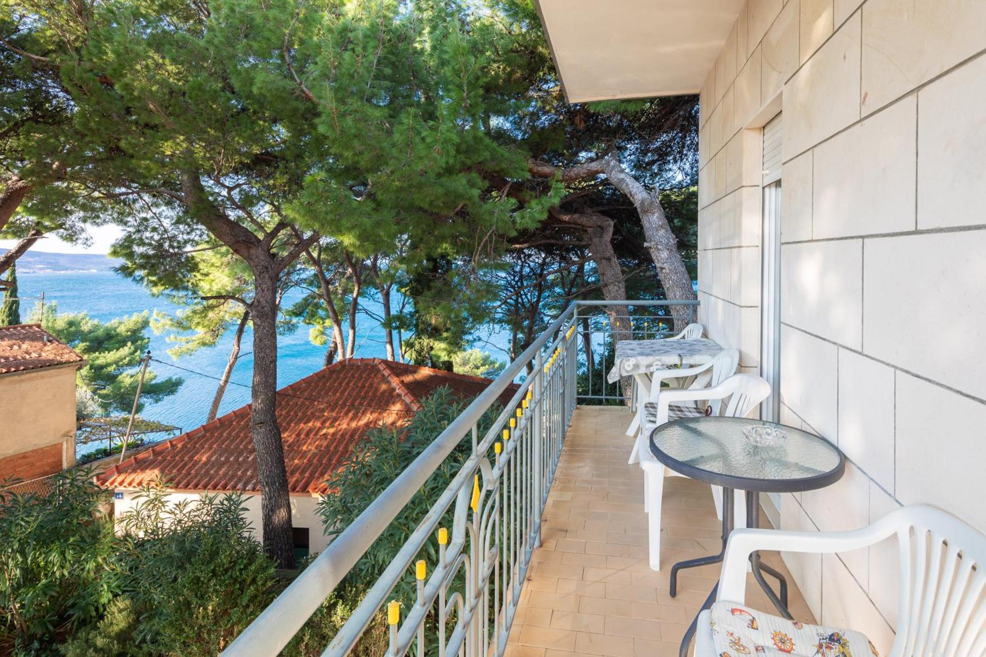 Urban Edge - Beach Apartments Omis Exterior photo