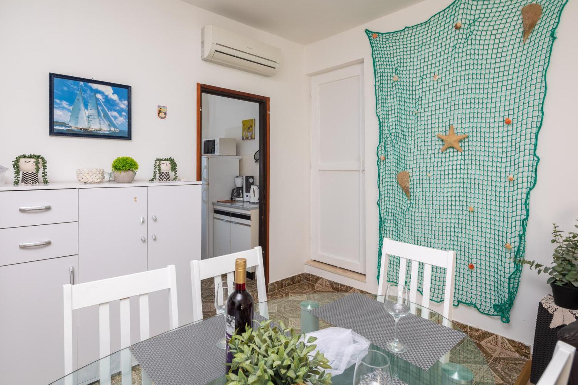Urban Edge - Beach Apartments Omis Exterior photo